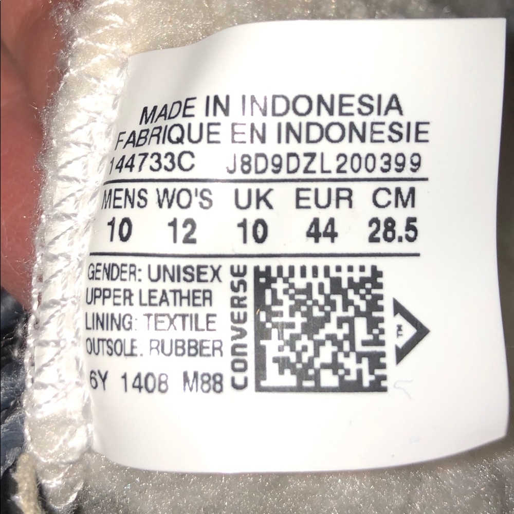 Converse men’s high tops w/ Sherpa lining size 10